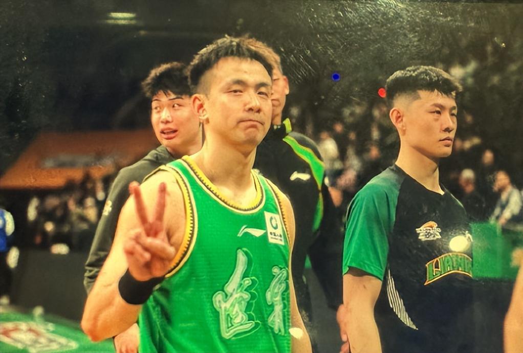 MK体育登录入口-赵继伟9+2王者归来！王岚嵚8+1,亨特1篮板1犯规,辽篮领先四川20分